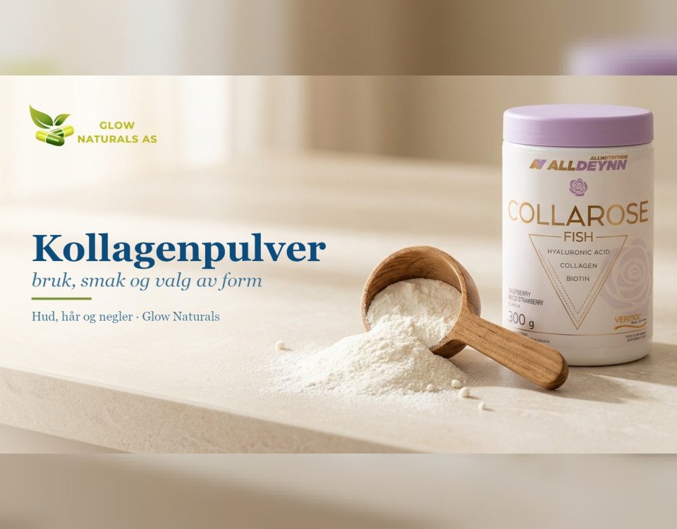 Kollagenpulver: bruk, smak og valg av form. Tremåleskje med kollagenpulver på lys stein og Collarose Fish-boks i dagslys.